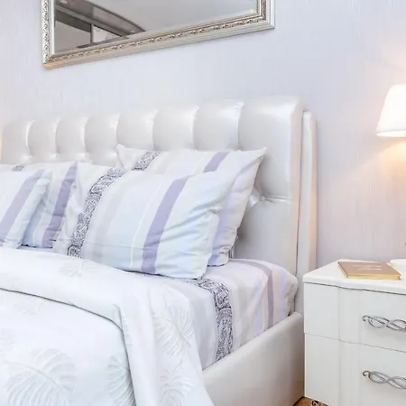 3-Rooms Lux Apartment Kuibisheva Str 69 Minsk