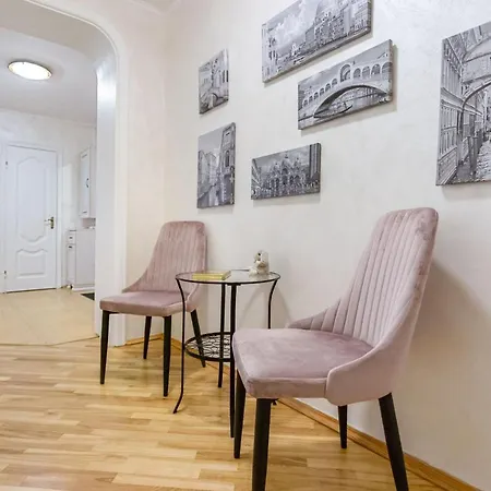 3-Rooms Lux Apartment Kuibisheva Str 69 Apartment *
